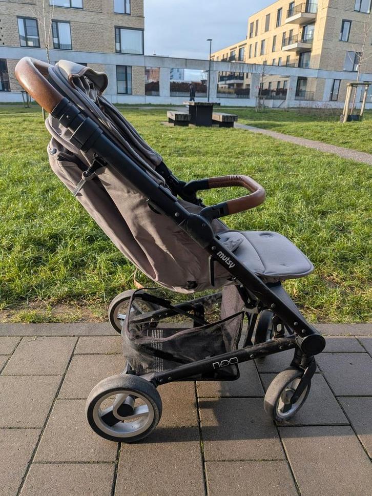 Mutsy Nexo met regenhoes en ligfunctie, Kinderen en Baby's, Buggy's, Zo goed als nieuw, Regenhoes, Ophalen