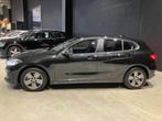 BMW 1-serie 118iA (103 kW), Auto's, BMW, Gebruikt, Zwart, 5 zetels, 3 cilinders