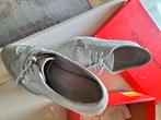 Instappers, loafers, zilveren schoenen, Ophalen of Verzenden, Zo goed als nieuw, Loafers
