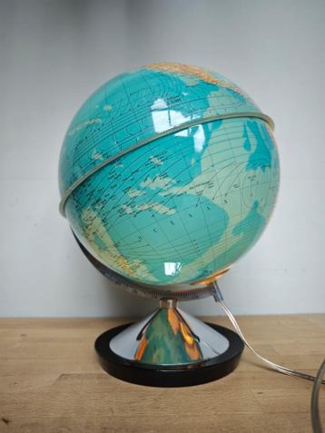 Wereldbol standaard Globe 1968 beschikbaar voor biedingen