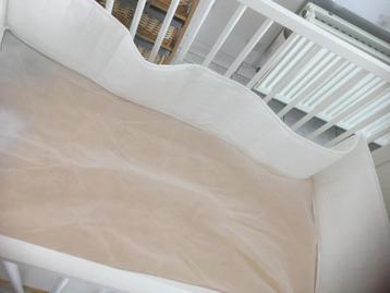 baby bedomrander Ikea 60 x 120 cm beschikbaar voor biedingen