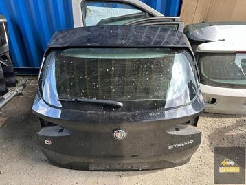 Alfa Romeo Stelvio achterklep beschikbaar voor biedingen