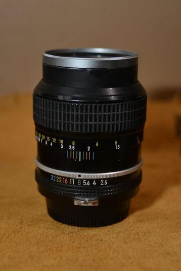 Nikon 105mm 2.5 beschikbaar voor biedingen