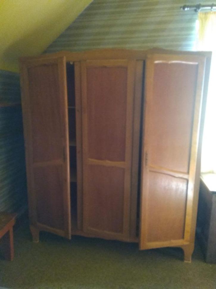 Garde-robe 3 portes en bois léger., Huis en Inrichting, Kasten | Kleerkasten, Gebruikt, 150 tot 200 cm, 100 tot 150 cm, 50 tot 75 cm