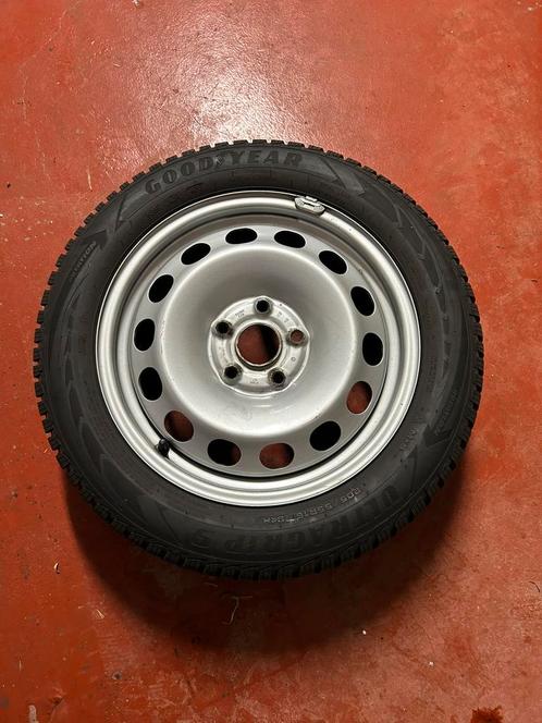 Winterbanden plus stalen velgen 205/55 R16 94h, Autos : Pièces & Accessoires, Pneus & Jantes, Pneus et Jantes, Pneus hiver, 16 pouces