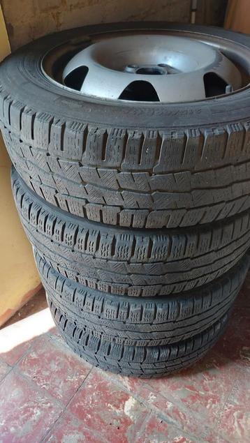 Michelin 215 60 R17C, Pneus et Jantes, 215 mm, 4 Saisons, Véhicule utilitaire