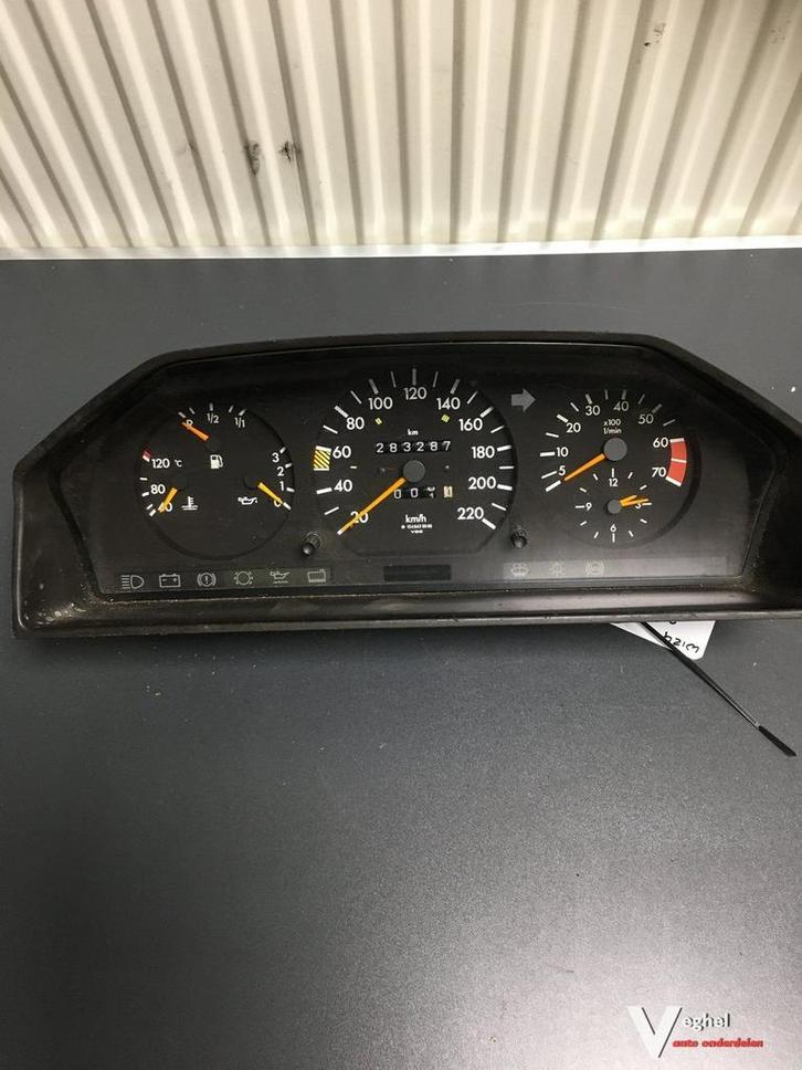 Mercedes W124    Benzine 1991       124 542 0966   Km Teller, Auto-onderdelen, Dashboard en Schakelaars, Gebruikt, Ophalen of Verzenden