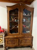 Antique Display Cabinet – Elegant Carved Wood, Ophalen