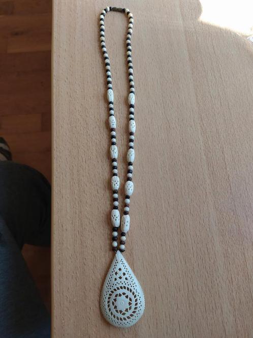 Afrikaans halssnoer in prima staat, Handtassen en Accessoires, Kettingen, Ophalen of Verzenden