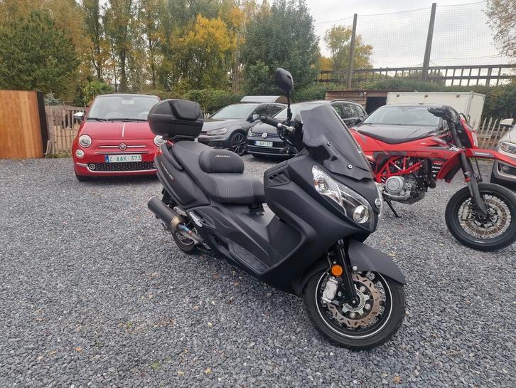 sym 600i maxsym met 6500km reeds blanco gvv A2 rijbewijs, Motoren, Motoren | Overige merken, Bedrijf, Scooter, 12 t/m 35 kW, 2 cilinders