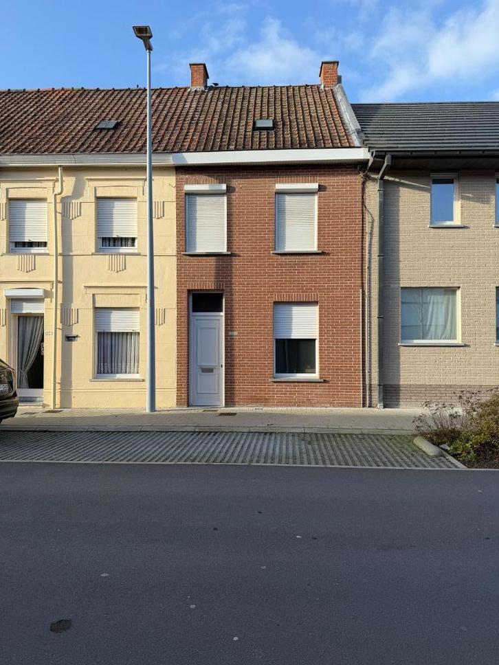 Woning met 2 slaapkamers, tuin en garage te Roeselare, Immo, Huizen en Appartementen te koop, Provincie West-Vlaanderen, tot 200 m²