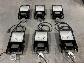 6x Eurolight Paro 150 watt (bouw)lamp + truss klemmen. beschikbaar voor biedingen