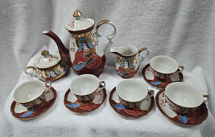 Vintage Japanese Satsuma Hand Painted Gold Trimmed 14-Delig, Antiek en Kunst, Antiek | Servies los, Ophalen of Verzenden