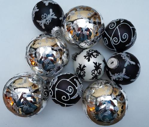 9 vintage glazen kerstballen wit zwart zilver, Divers, Noël, Utilisé, Enlèvement ou Envoi