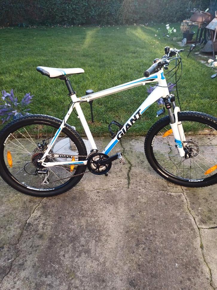 VELO VTT GIANT REVEL 3 TAILLE L, Fietsen en Brommers, Fietsen | Heren | Herenfietsen, Zo goed als nieuw, Giant, Versnellingen