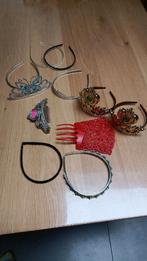 Verkleedkledij  en handtasjes , sierraden , kroontjes, Ophalen