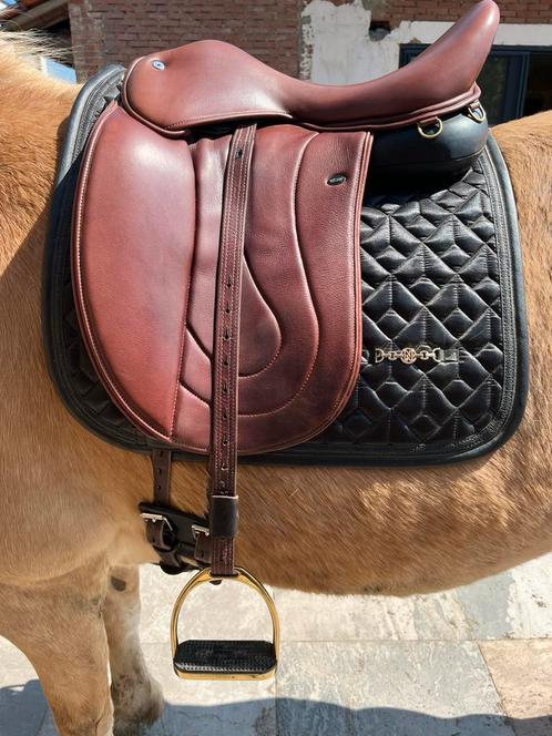 Dressuurzadel- zadel - wow, Dieren en Toebehoren, Paarden en Pony's | Zadels, Zo goed als nieuw, Dressuur, Ophalen of Verzenden