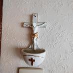 Wijwaterbakje, Ophalen