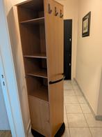 Kast voor de ingang, Ophalen