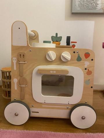 Trotteur bébé - cuisine  beschikbaar voor biedingen