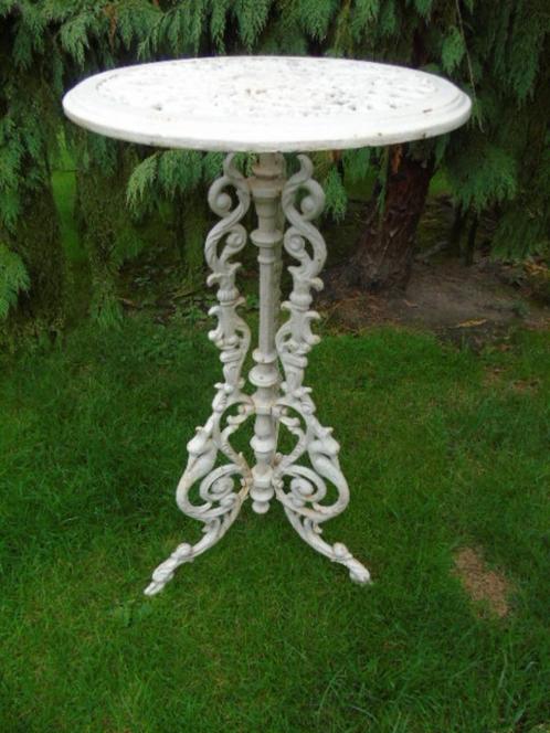 Sokkeltafel in gietijzeren patwitte roestige gangtafel..., Antiek en Kunst, Antiek | Meubels | Tafels, Ophalen