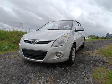 Hyundai i20 1.4 CRDI /2009/ 216431 km/verkocht zoals het is, Auto's, Hyundai, Voorwielaandrijving, Stof, 1396 cc, Bedrijf
