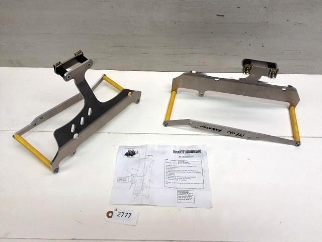 RMZ450 2005 - 2008 Suzuki Beugel Beugel radiator D1-54888, Motoren, Onderdelen | Suzuki