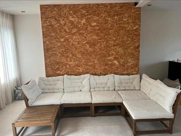 Lounge set tuin met mooi creme kleurige kussens beschikbaar voor biedingen