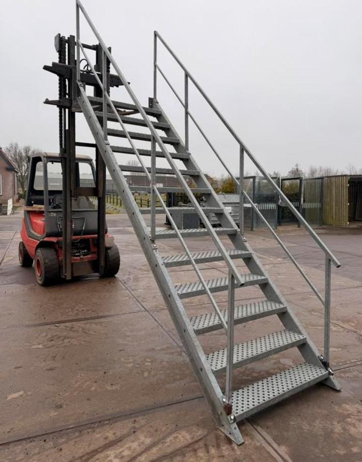 Gegalvaniseerde steektrap bordestrap wenteltrap trappen, Doe-het-zelf en Bouw, Ladders en Trappen, Zo goed als nieuw, Ophalen of Verzenden