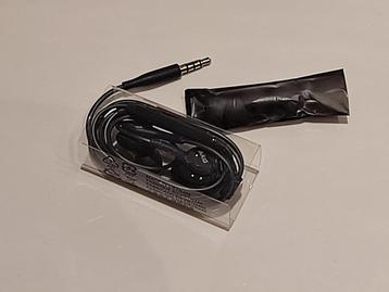 Oortjes met kabel (x3), Enlèvement ou Envoi, Comme neuf, Intra-auriculaires (In-Ear)