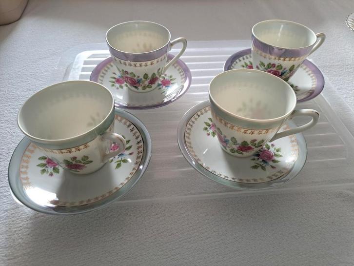 High tea setje 10 persoons., Huis en Inrichting, Keuken | Servies, Zo goed als nieuw, Kop(pen) en/of Schotel(s), Porselein, Ophalen of Verzenden