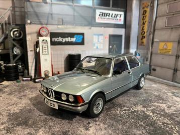 1:18 BMW 323i E21 - nieuw in de doos beschikbaar voor biedingen