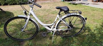 Dames Fiets maat 28. 100% in orde beschikbaar voor biedingen