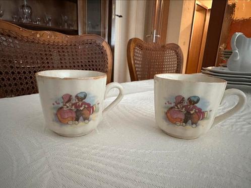 Twee vintage bekers met kindermotief — Gemaakt in Slowakije, Verzamelen, Porselein, Kristal en Bestek, Gebruikt, Porselein, Ophalen of Verzenden