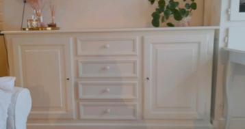 Dressoir kast wit landelijke stijl. beschikbaar voor biedingen