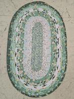 Tapis ovale vert/fait a la main/93x57cm, Maison & Meubles, Ameublement | Revêtements de sol, Neuf, Enlèvement ou Envoi, Vert, Tapis