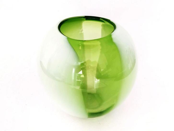 vaas wit groen gemarmerd glas, Huis en Inrichting, Woonaccessoires | Vazen, Gebruikt, Groen, Minder dan 50 cm, Glas, Ophalen of Verzenden