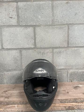SMK helm te koop beschikbaar voor biedingen