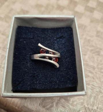 Zilveren vintage ring met Granaat 925 gestempeld maat 54 beschikbaar voor biedingen