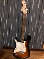 Squier Stratocaster Affinity comme neuf avec housse gauchère, Musique & Instruments, Comme neuf, Solid body, Fender