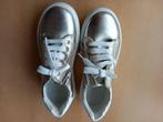 NIEUW goudkleurige sneakers maat 30 meisje, Meisje, Schoenen, Nieuw, Ophalen of Verzenden