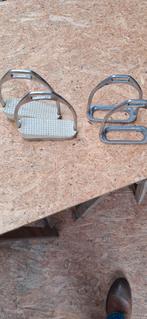 Stijgbeugels, enkel het rechtse paar is nog beschikbaar., Dieren en Toebehoren, Ophalen, Gebruikt, Springen
