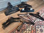 50 STUKS KLEERHANGERS , NİEUWSTAAT !, Ophalen of Verzenden, Zo goed als nieuw, Kunststof, Kinderen en Volwassenen