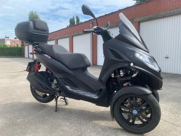 2023 PIAGGIO MP3 300 SPORT Matzwart beschikbaar voor biedingen