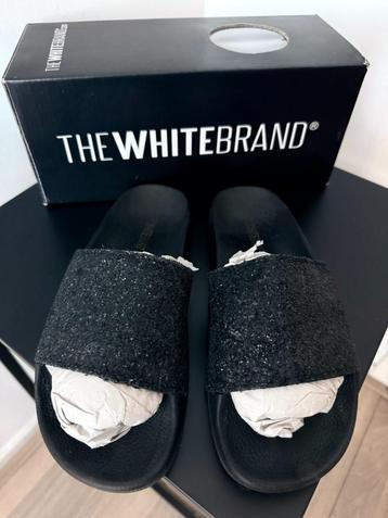 Trendy zwarte glitter slippers The White Brand - 38 beschikbaar voor biedingen