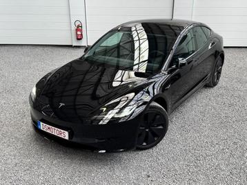 Tesla Model 3 RWD Highland - 1 jaar oud - 15.500km beschikbaar voor biedingen