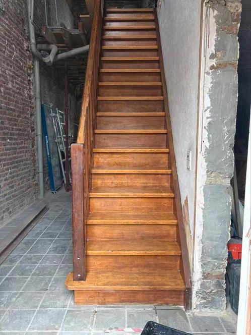 beukenhout trap  met leuning heel goed kwaliteit, Doe-het-zelf en Bouw, Ladders en Trappen, Gebruikt, Trap, 2 tot 4 meter, Ophalen