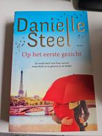 Danielle Steel - Op het eerste gezicht, Comme neuf, Danielle Steel, Pays-Bas, Enlèvement ou Envoi