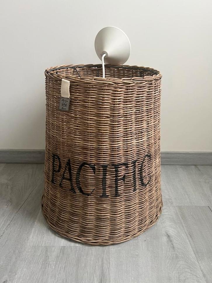 Rieten hangluster Riviera Maison, Huis en Inrichting, Lampen | Lampenkappen, Zo goed als nieuw, Ophalen