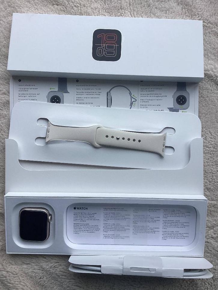 APPLE Watch SE 3 GPS - 40mm Starlight - Sport Band - S/M, Handtassen en Accessoires, Smartwatches, Nieuw, iOS, Wit, Afstand, Calorieverbanding